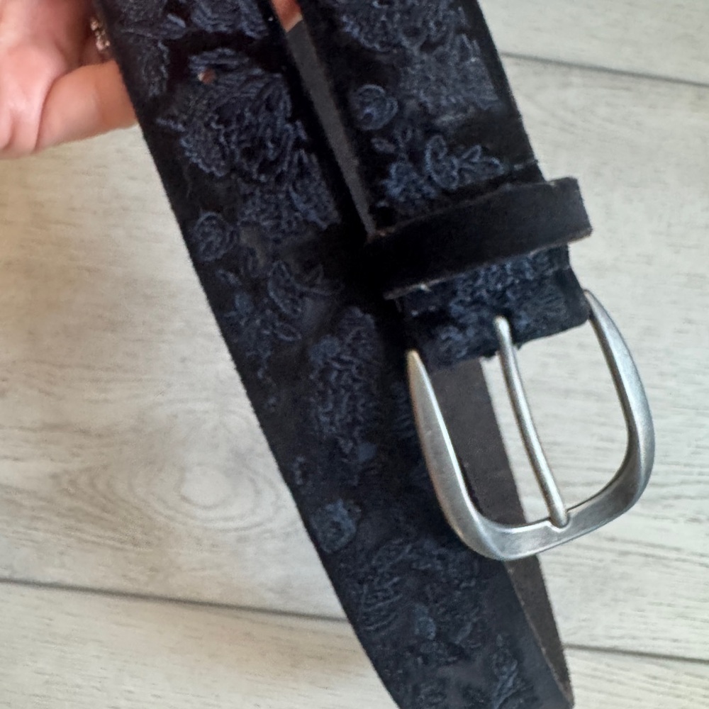 Lucky Brand black and blue embroidered belt